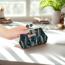 画像2: 送料無料【動画付！初めてさんの縫うがま口キット】岡山レース（フォレスト黒） (2)