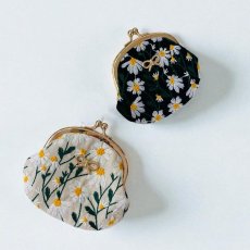 画像6: 【元祖がま口】ぺったんこがま口キット・刺繍生地デイジー・黒 (6)