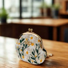 画像2: 【元祖がま口】ぺったんこがま口キット・刺繍生地デイジー・生成り (2)