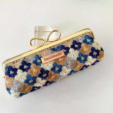 画像2: 送料無料【動画付！初めてさんの縫うがま口キット】クリスマス限定インド刺繍リボンペンケース（ブルー） (2)