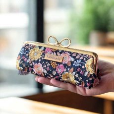 画像2: 送料無料【動画付！初めてさんの縫うがま口キット】クリスマス限定インド刺繍リボンペンケース（ピンク） (2)